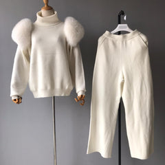 Womens knitted sweater with fur shoulders - IVORY