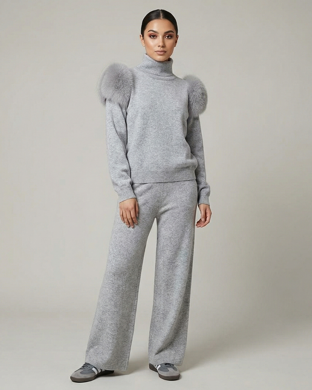Womens knitted sweater with fur shoulders - GREY