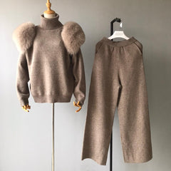 Womens knitted sweater with fur shoulders - MOCHA