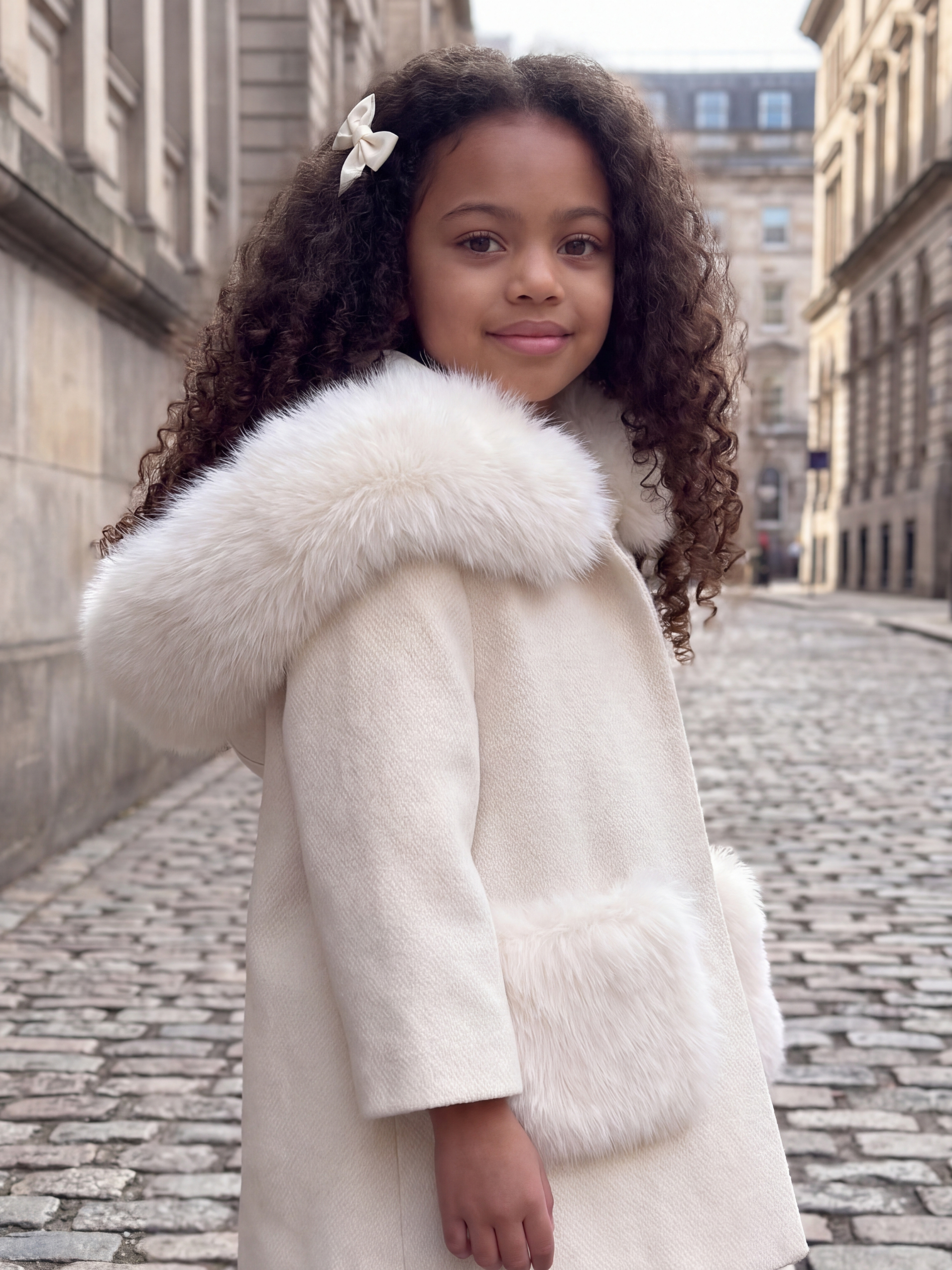 'Thea' hooded cashmere coat with fur pocket - IVORY