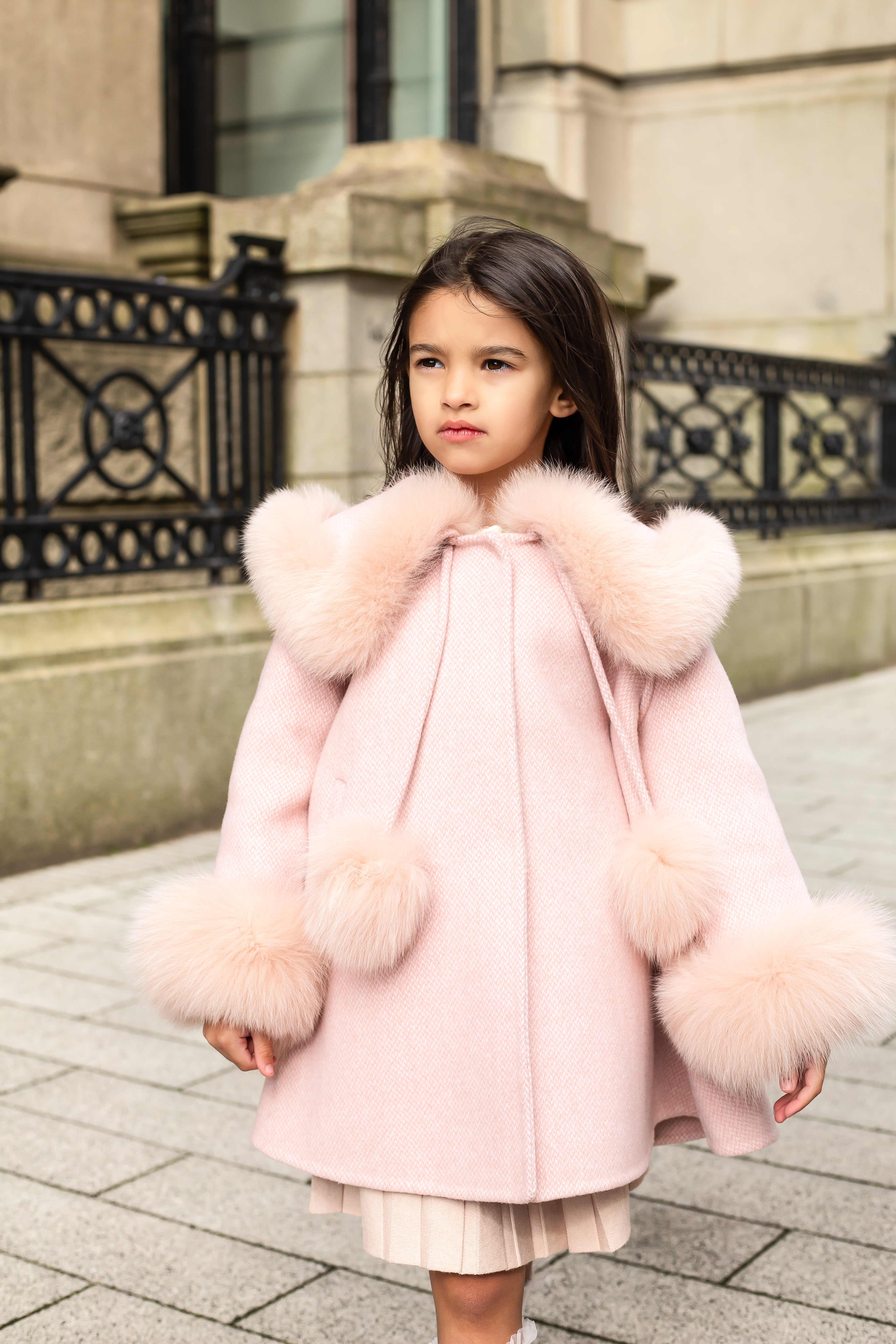 'Victoria' Cashmere coat with pom-poms - Blush